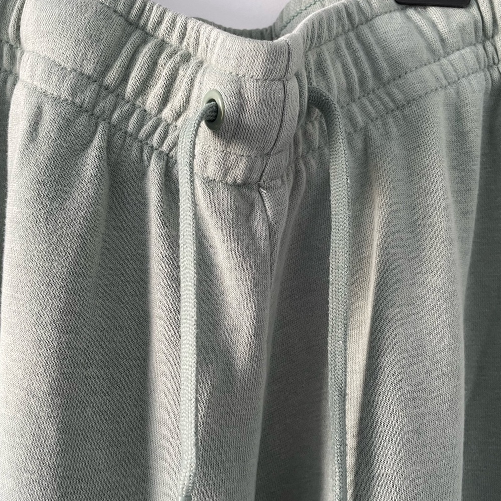 Nike Women’s Green Joggers - Picture 6 of 6